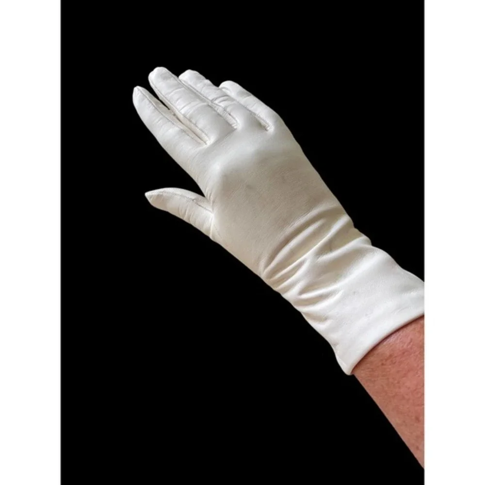 Vintage Gloves by Superb Italian Leather White Gloves size 6